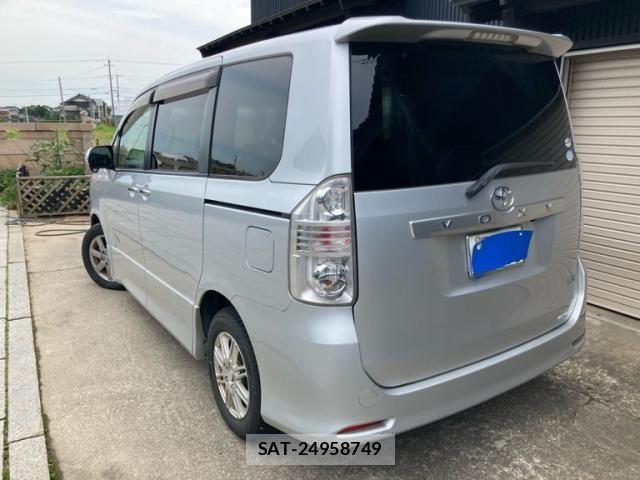 Toyota VOXY 2009-07 7880411-3