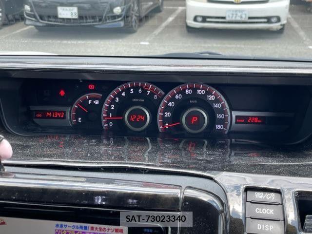 Toyota VOXY 2013-10 7880396-6