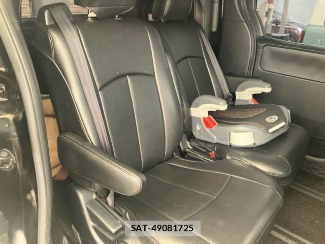 Toyota VOXY 2017-08 7880377-10
