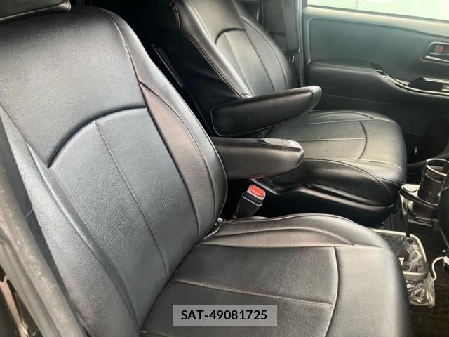 Toyota VOXY 2017-08 7880377-12