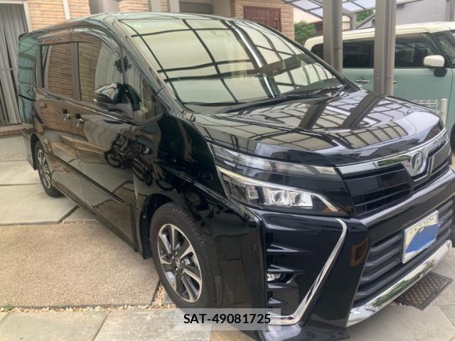 Toyota VOXY 2017-08 7880377-1