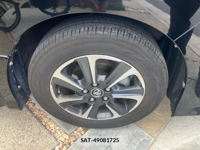 Toyota VOXY 2017-08 7880377-2