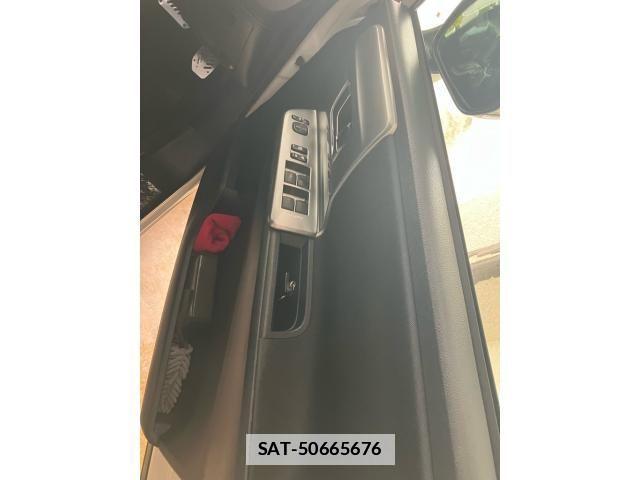 Toyota VOXY 2013-09 7880404-12