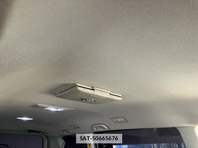 Toyota VOXY 2013-09 7880404-19