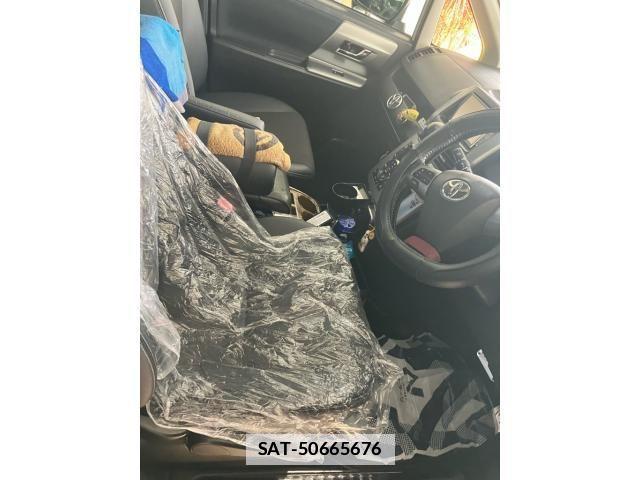 Toyota VOXY 2013-09 7880404-20