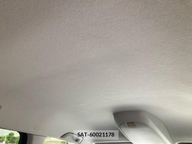 Toyota VOXY 2010-07 7880408-9