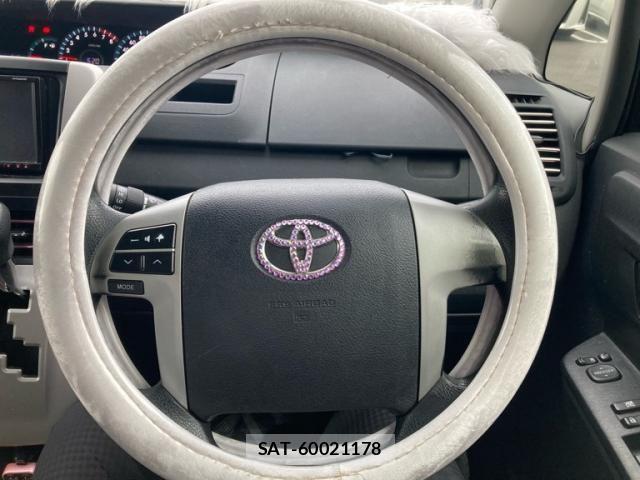 Toyota VOXY 2010-07 7880408-13