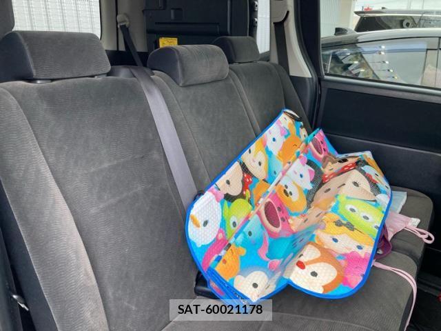 Toyota VOXY 2010-07 7880408-8