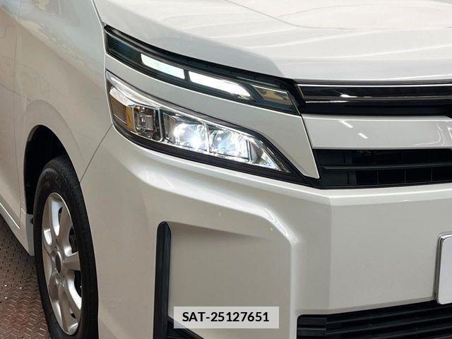 Toyota VOXY 2017-08 7903604-12
