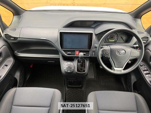 Toyota VOXY 2017-08 7903604-1
