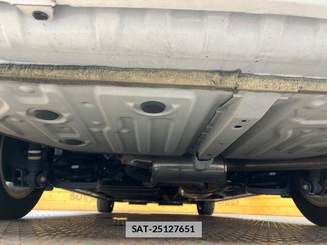 Toyota VOXY 2017-08 7903604-19