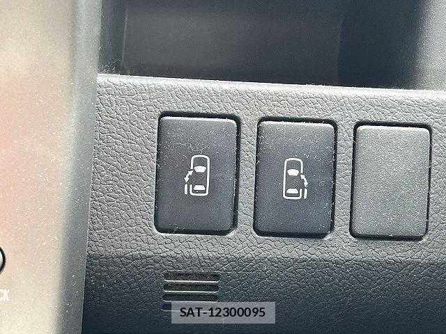 Toyota VOXY 2009-05 7903605-11