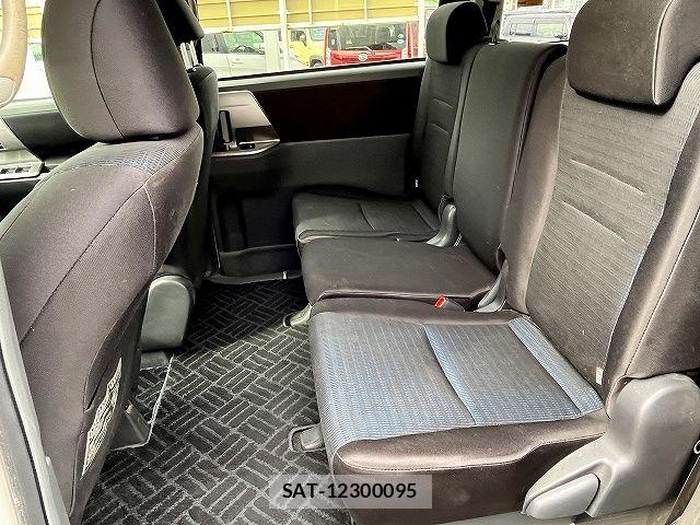 Toyota VOXY 2009-05 7903605-12