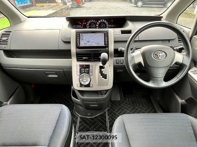 Toyota VOXY 2009-05 7903605-1