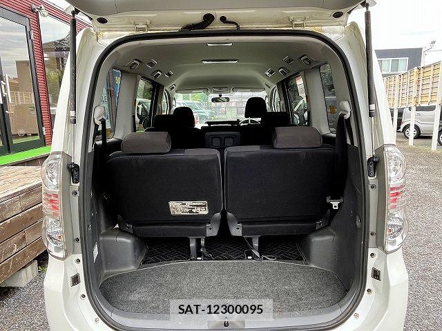 Toyota VOXY 2009-05 7903605-22