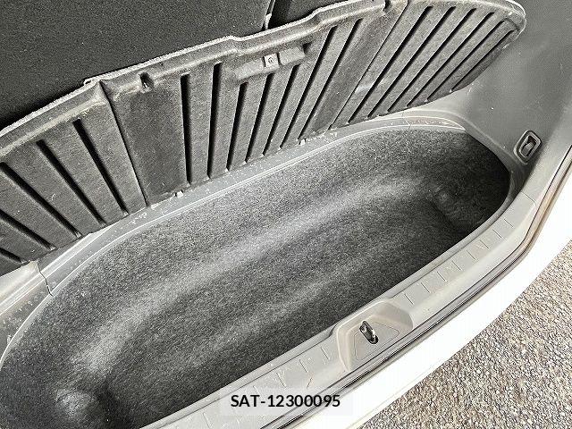 Toyota VOXY 2009-05 7903605-23