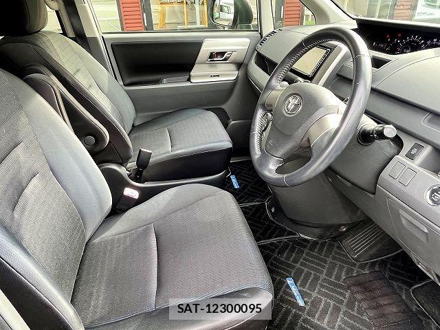 Toyota VOXY 2009-05 7903605-3