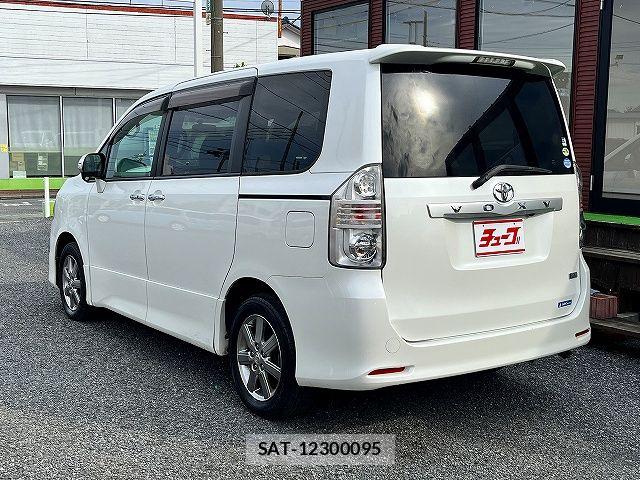 Toyota VOXY 2009-05 7903605-8