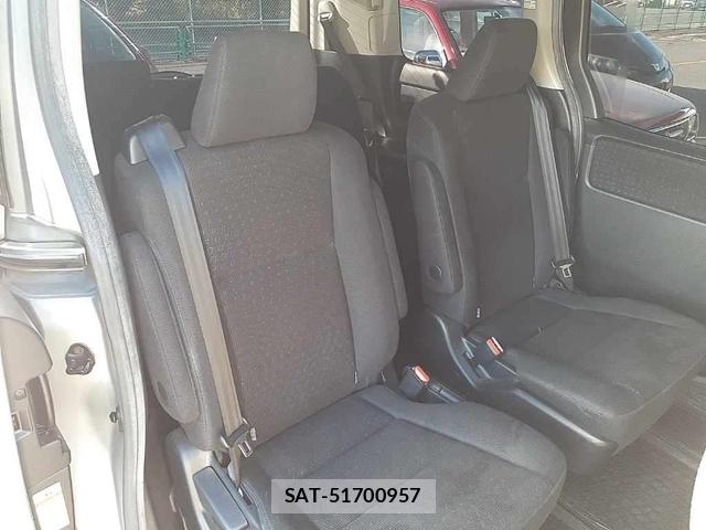 Toyota VOXY 2015-04 7891127-6