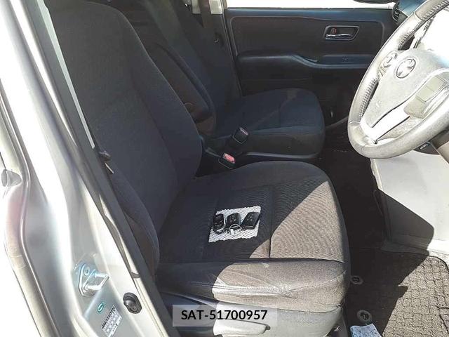 Toyota VOXY 2015-04 7891127-7