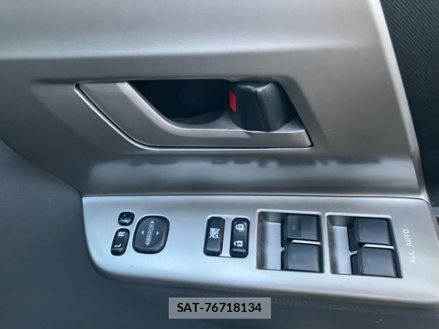 Toyota VOXY 2007-10 7903608-13