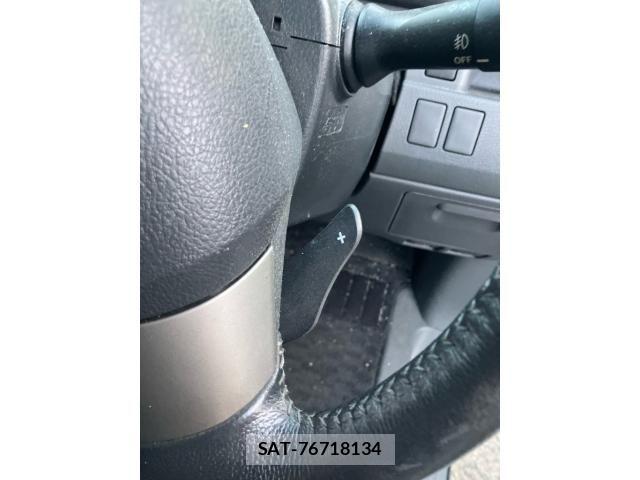 Toyota VOXY 2007-10 7903608-16