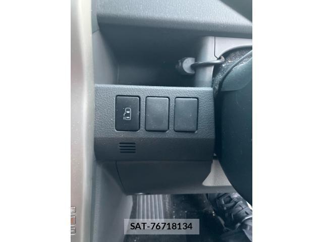Toyota VOXY 2007-10 7903608-18