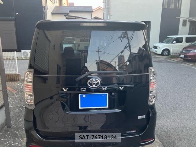 Toyota VOXY 2007-10 7903608-1