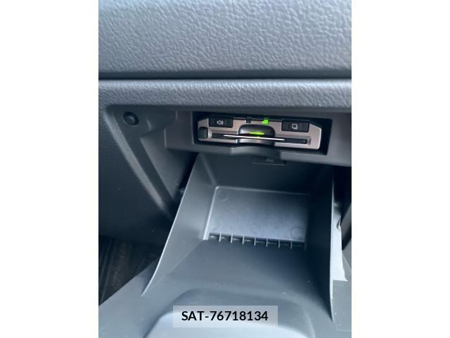 Toyota VOXY 2007-10 7903608-23