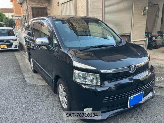 Toyota VOXY 2007-10 7903608-2