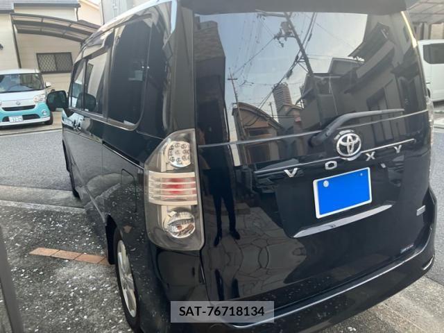 Toyota VOXY 2007-10 7903608-4