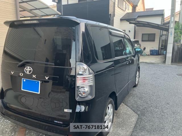 Toyota VOXY 2007-10 7903608-5