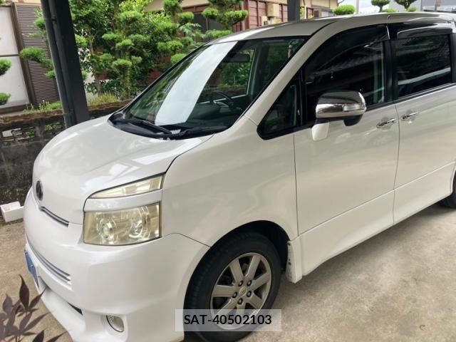 Toyota VOXY 2008-11 7903610-0