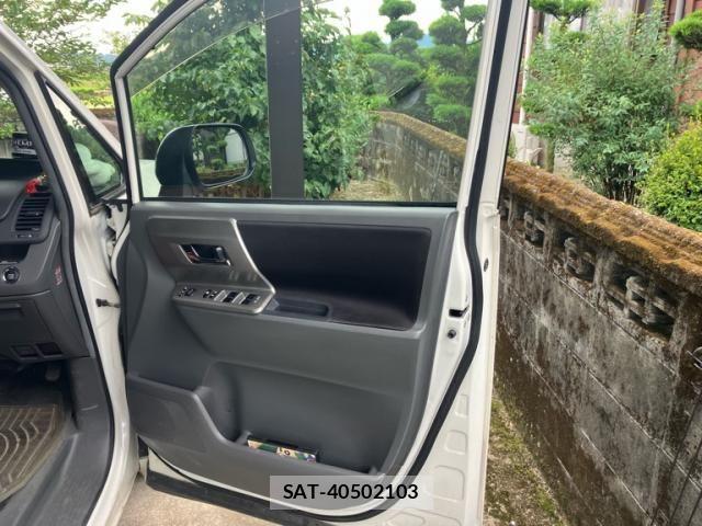 Toyota VOXY 2008-11 7903610-11