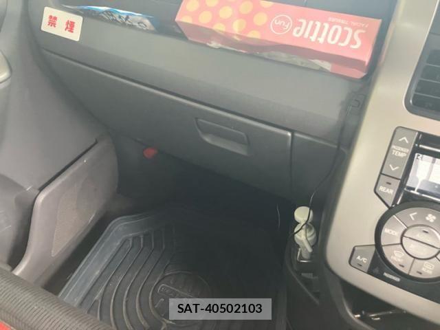 Toyota VOXY 2008-11 7903610-14