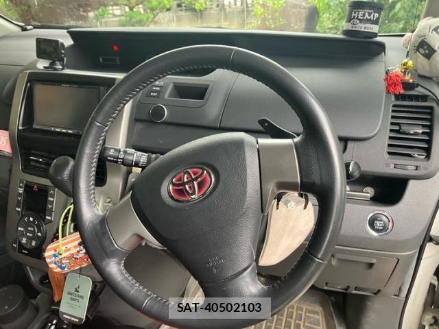 Toyota VOXY 2008-11 7903610-16