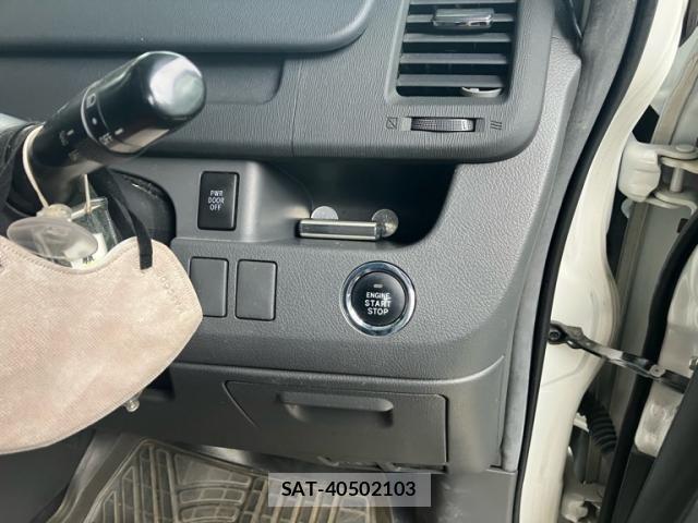 Toyota VOXY 2008-11 7903610-17