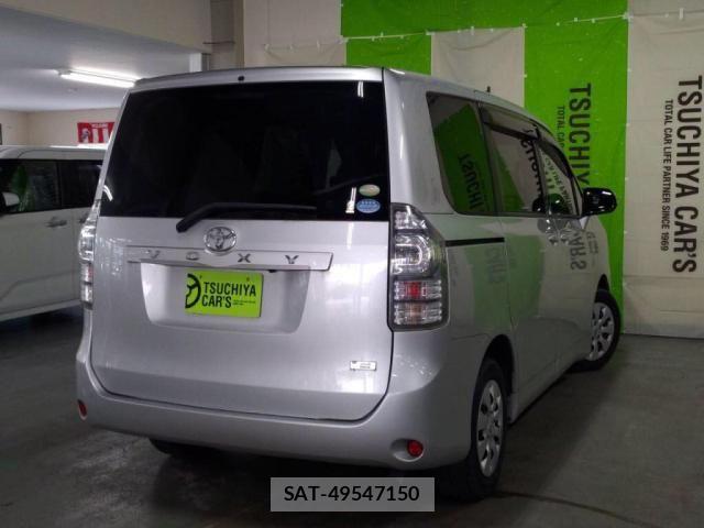 Toyota VOXY 2011-06 7903606-10