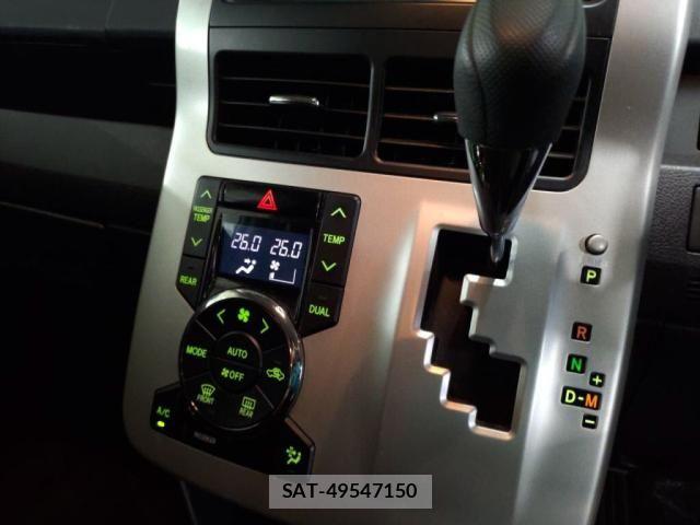 Toyota VOXY 2011-06 7903606-16