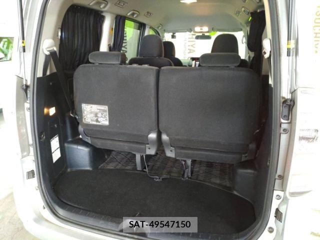 Toyota VOXY 2011-06 7903606-24