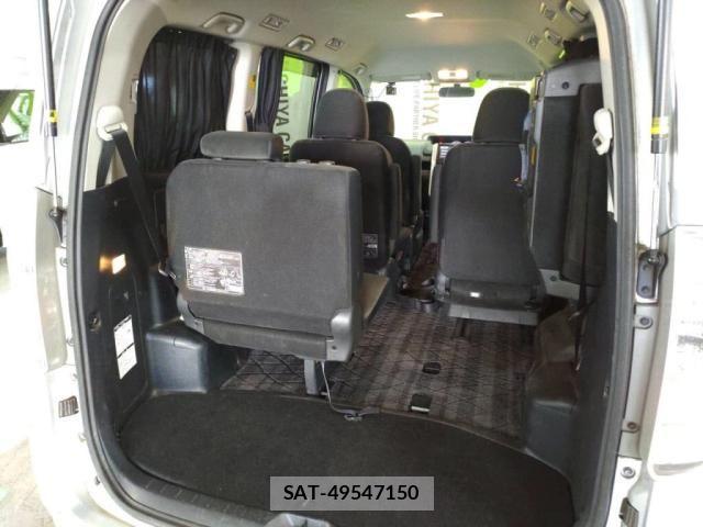 Toyota VOXY 2011-06 7903606-25