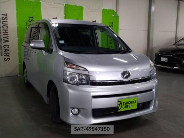 Toyota VOXY 2011-06 7903606-8