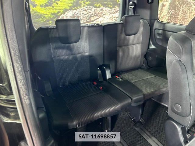 Toyota VOXY 2020-08 7903603-9