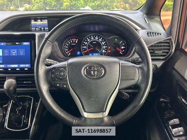 Toyota VOXY 2020-08 7903603-11