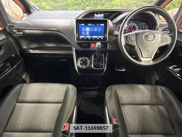 Toyota VOXY 2020-08 7903603-1