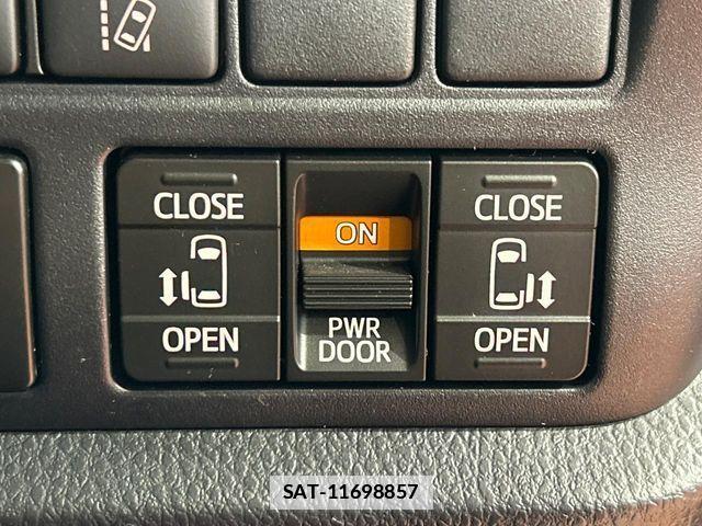 Toyota VOXY 2020-08 7903603-5