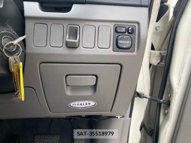 Toyota VOXY 2002-12 7903609-17