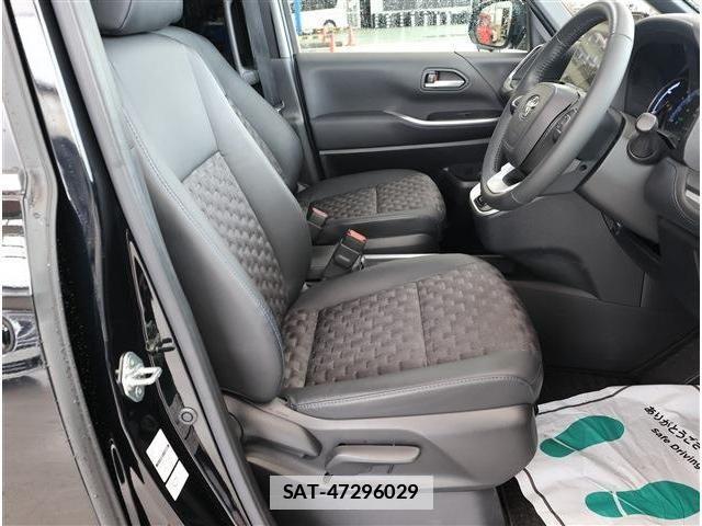 Toyota VOXY 2023-03 7903601-12