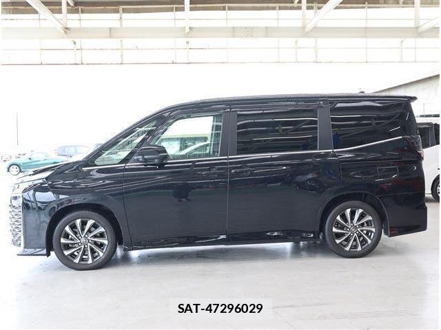 Toyota VOXY 2023-03 7903601-24