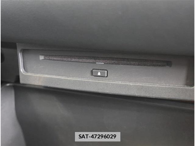 Toyota VOXY 2023-03 7903601-29